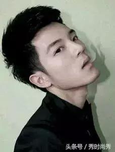 男士头型不圆脑后高适合什么发型,男生背头怎么留好看