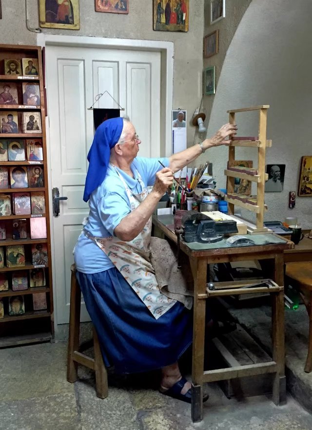 耶稣被钉死在十字架后来在哪里,耶稣被钉在十字架上之后的故事