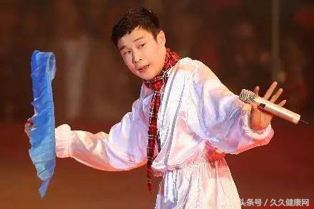 青春期男生如何变成娘娘腔,为什么娘娘腔里的男人会流行