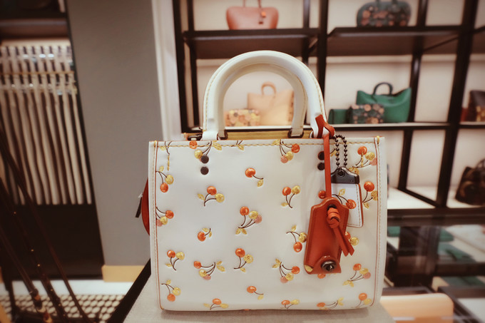 三亚免税城购物攻略最新,三亚免税城购物攻略买手机