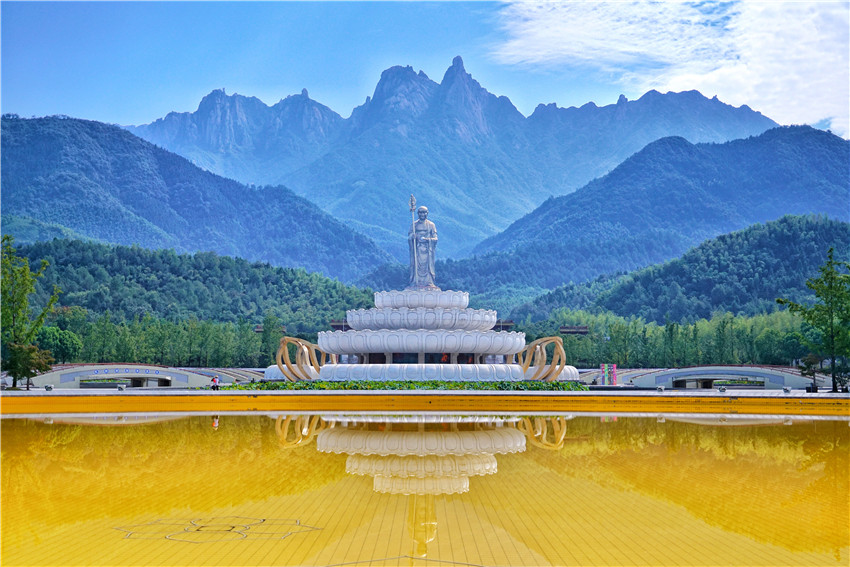 礼佛峨眉顶,礼佛普陀山