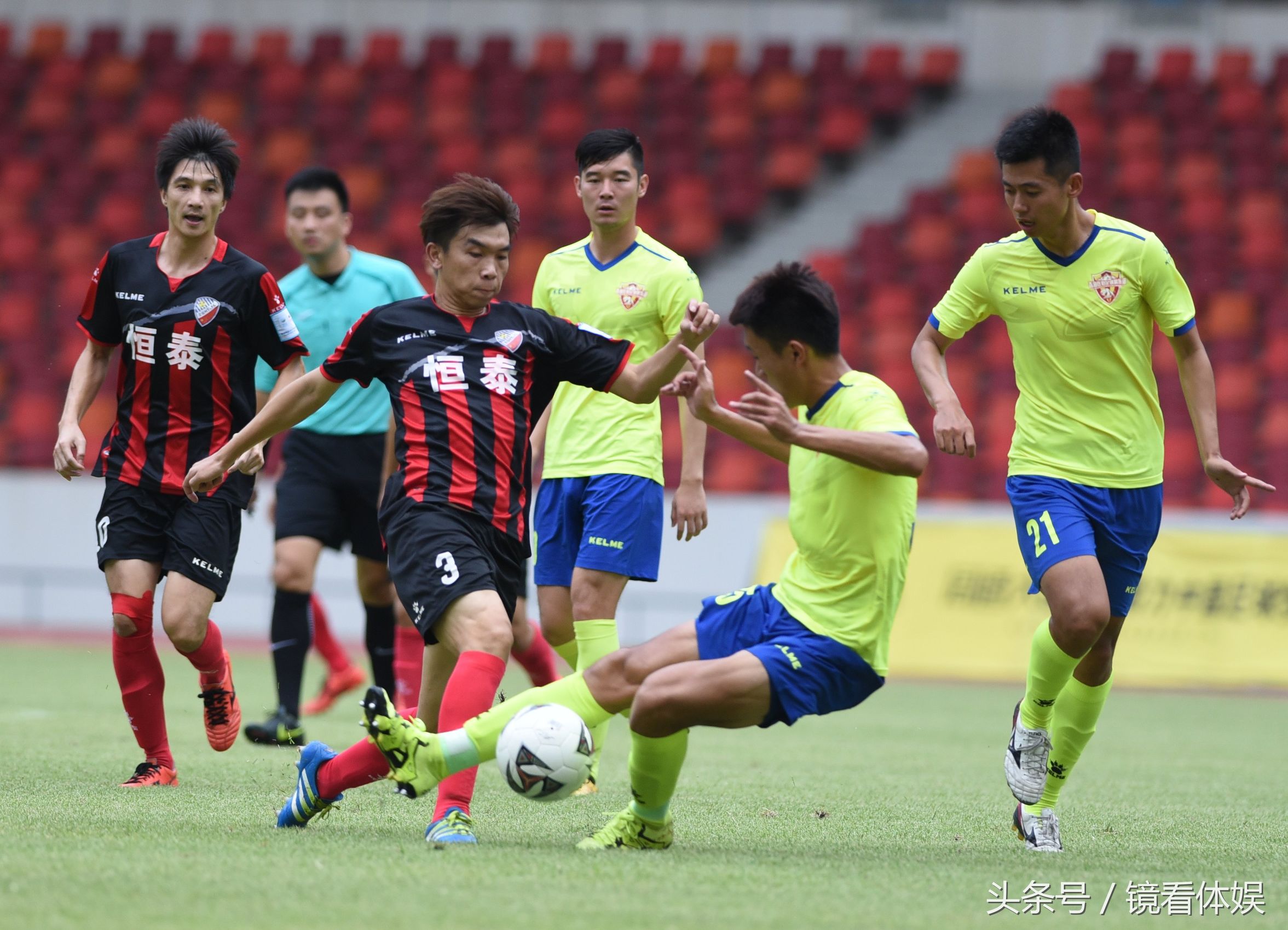 广东足坛传喜讯｜全国唯一用粤语布置战术的肇庆恒泰冲乙成功
