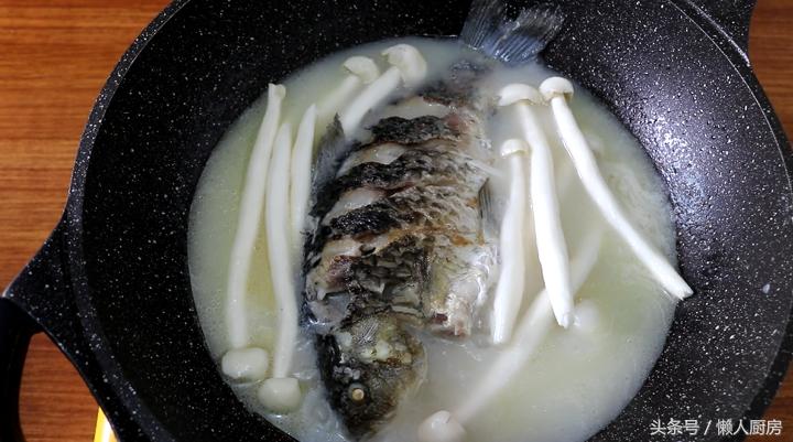 鲫鱼汤不够白,雪白的鲫鱼汤还是奶白的鲫鱼汤