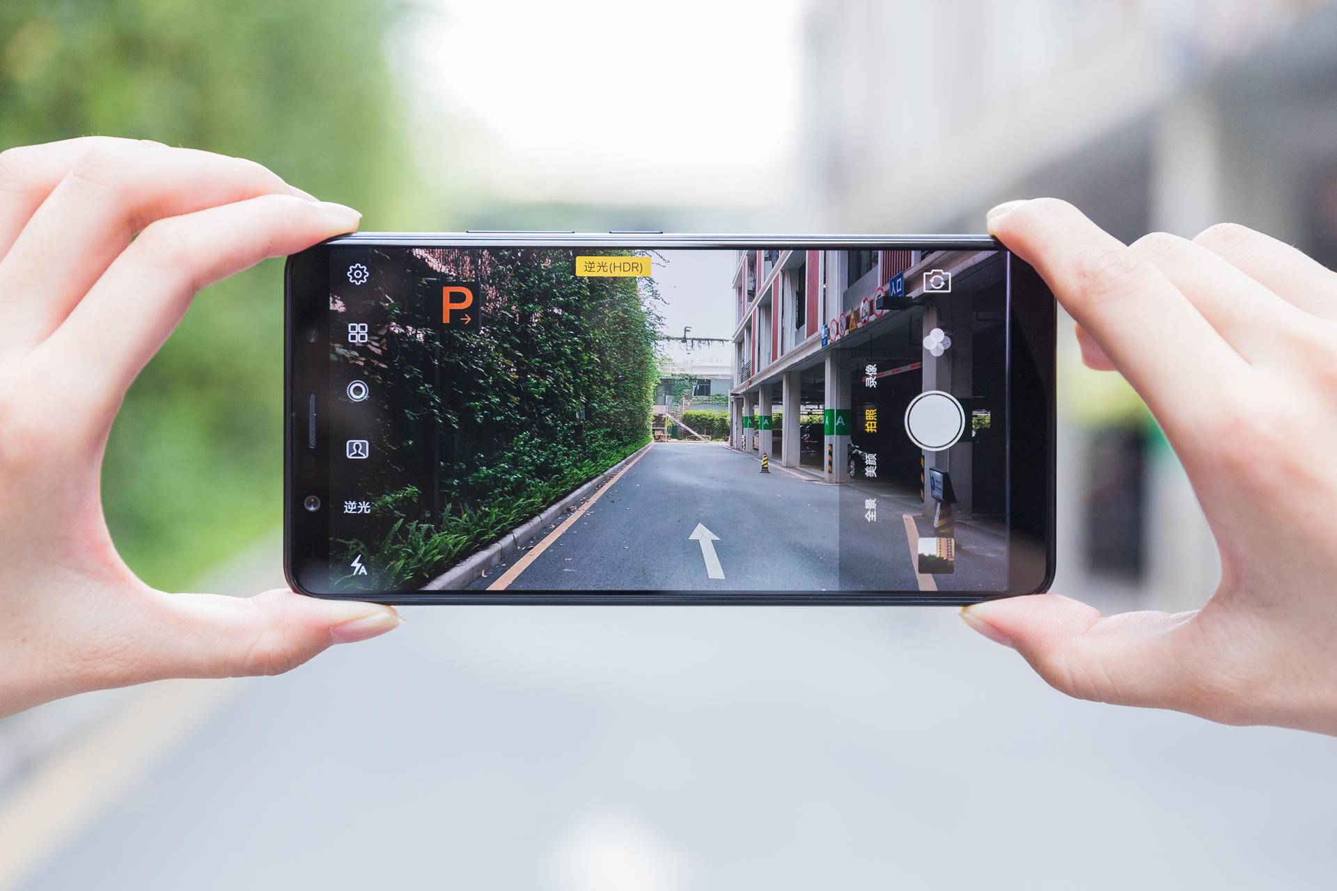 vivox20是不是第一个全面屏,vivox20是什么全面屏