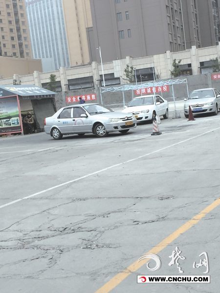 荆州驾校报名现在多少钱,驾校学费交过10天突然降价怎么办