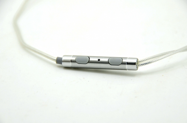 金属感十足的耳机,发光头戴式耳机测评