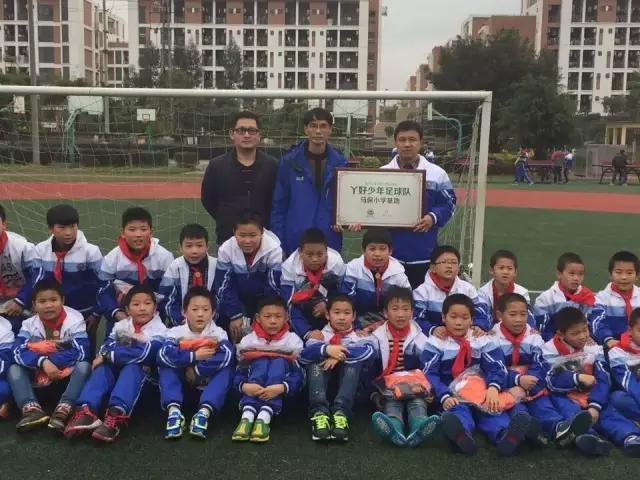 圆了马保小学孩子们的足球梦，福建这50支少年足球队还需帮忙