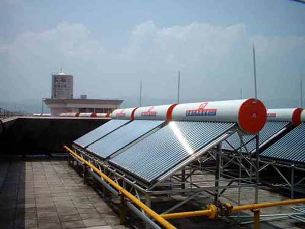 太阳能热水器冬天如何使用电预热,太阳能热水器冬天放空还是装上水