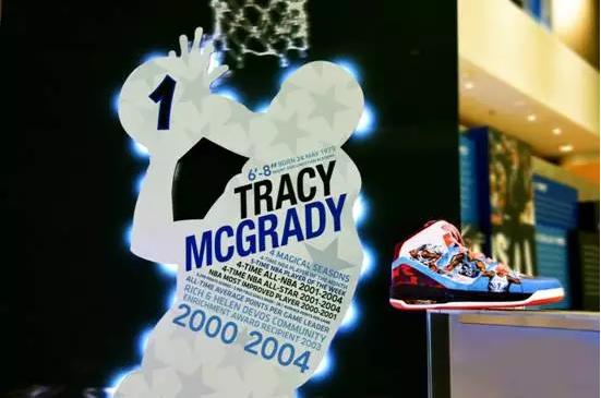 膝盖跪碎，大神的手绘战靴！