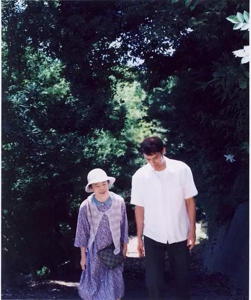 靠刷这部电影，我才敢春节回家