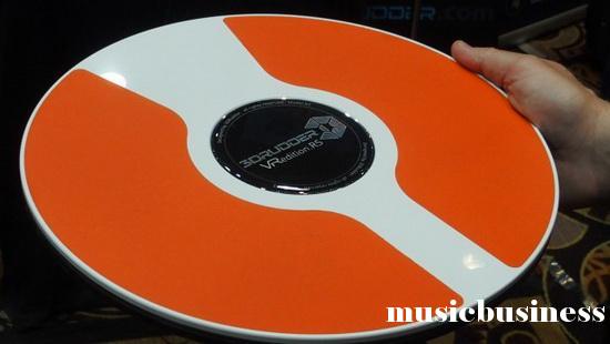 争奇斗艳，看看CES上与黑胶有关的新玩意！