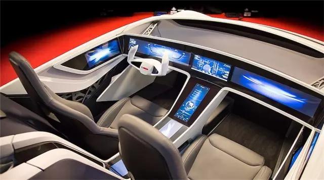 你们试过在车上吹头发吗,有没有试过在车里蒸桑拿