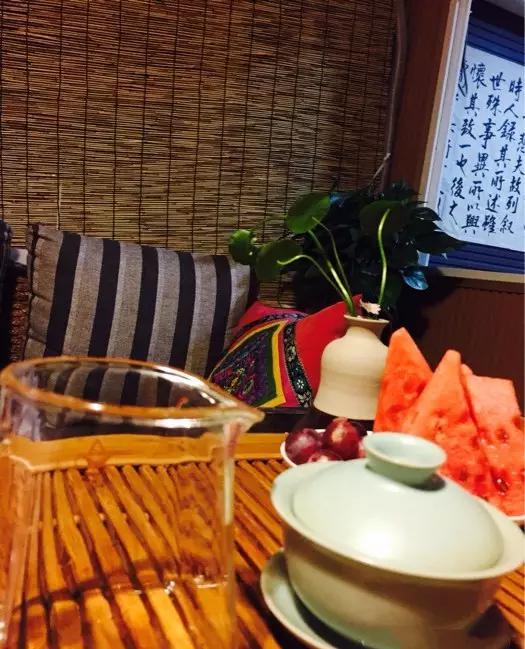 贵阳美食地图及路线,贵阳喷水池地铁站美食街