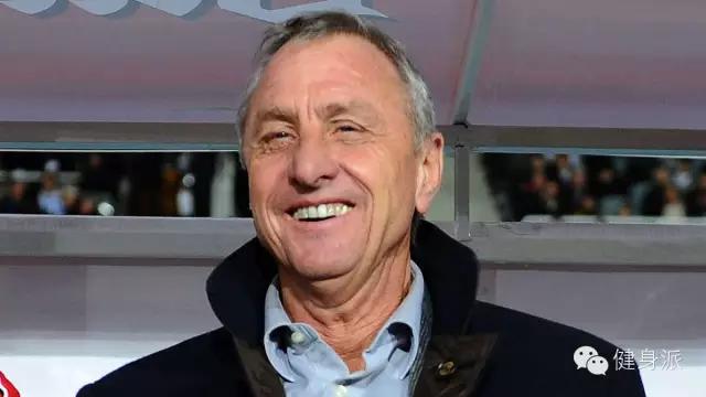 足球约翰克鲁伊夫,约翰·克鲁伊夫踢球风格