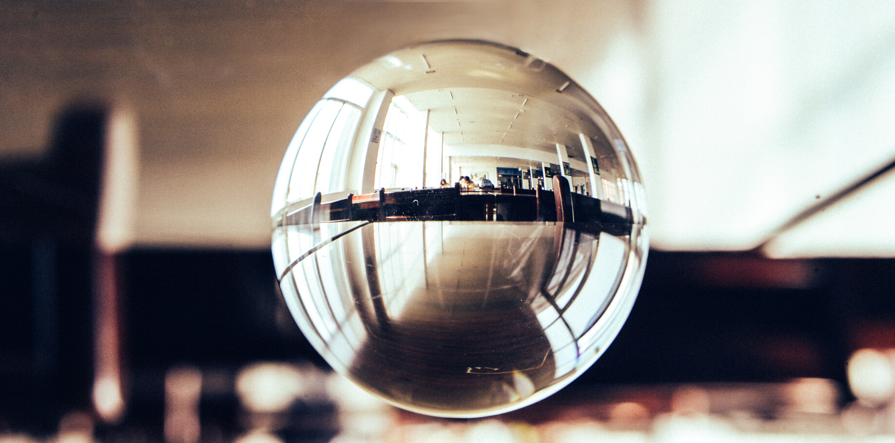 遇见︱有个给你的水晶球，吓了一跳，武汉竟有如此晶莹剔透的大学