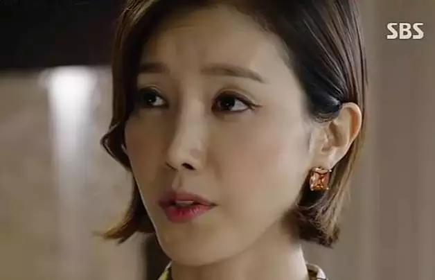 韩剧同款首饰,宋仲基片场被拍与宋慧乔同款卫衣