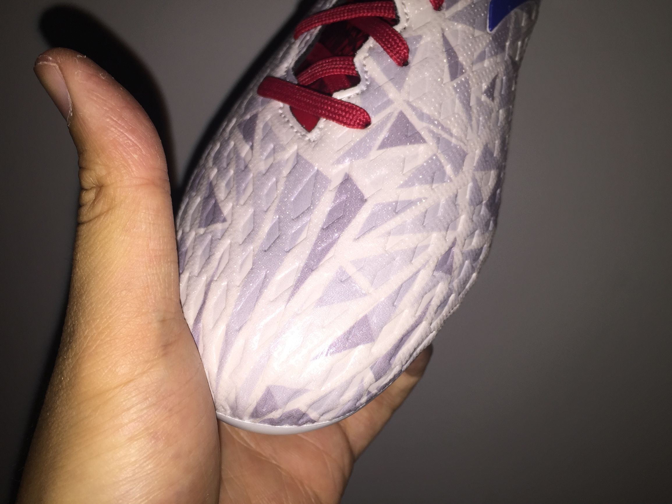 山寨足球鞋,安踏雄狮足球鞋郑智