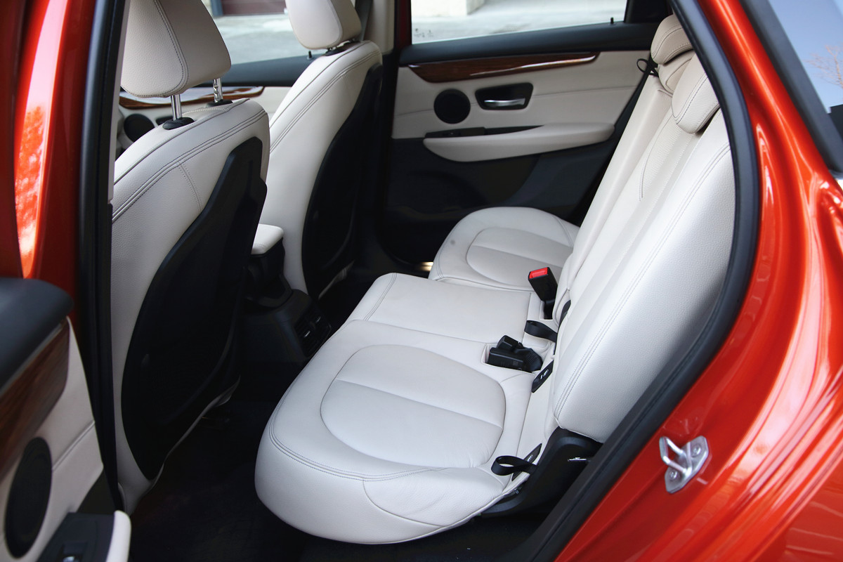 2015款宝马2系多功能旅行车,试驾宝马2系旅行车