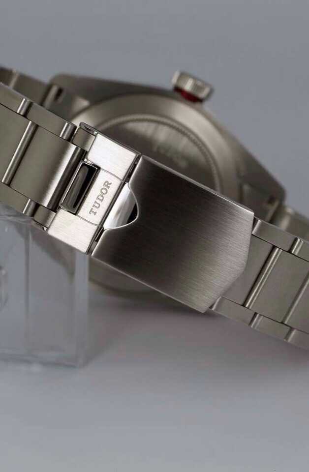 帝舵小红花和劳力士水鬼 (劳力士帝舵小红花)