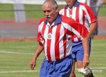 踢五人场足球,8人制足球踢大场还是小场