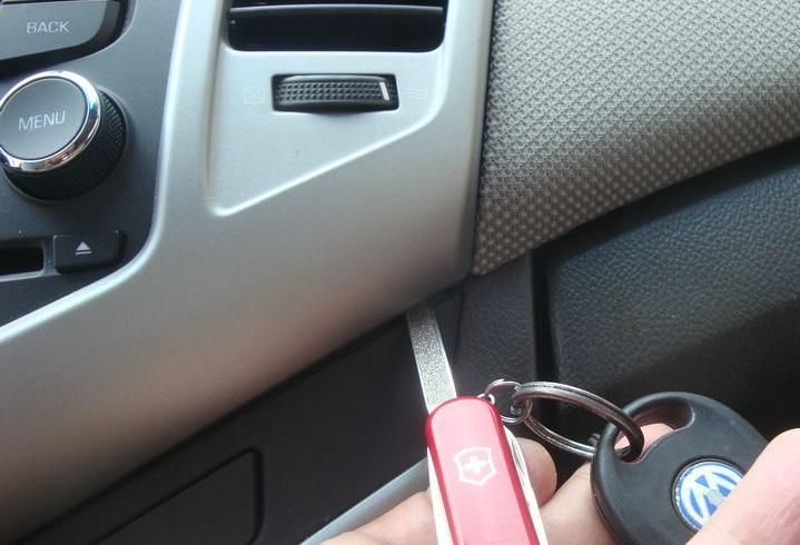 科鲁兹后备箱改自动打开,雪佛兰科鲁兹后备箱按钮改装