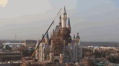 上海迪士尼门票遭爆买黄牛趁虚而入