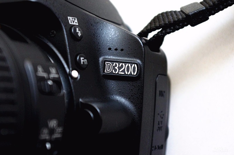 佳能尼康人像对比入门,尼康佳能入门长焦