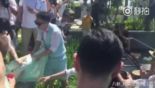 柳岩包贝尔白色礼服,柳岩包贝尔现今如何