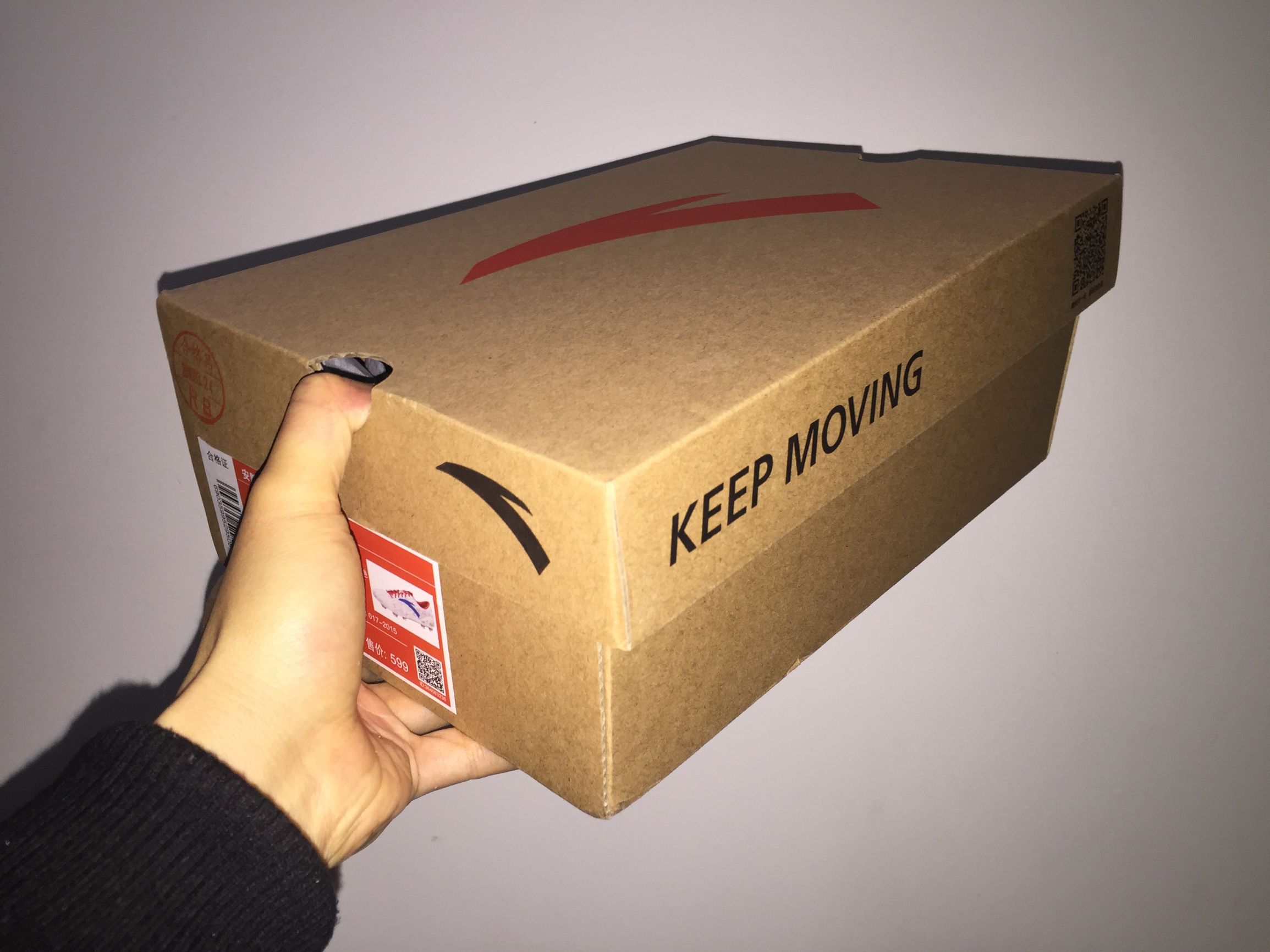 山寨足球鞋,安踏雄狮足球鞋郑智