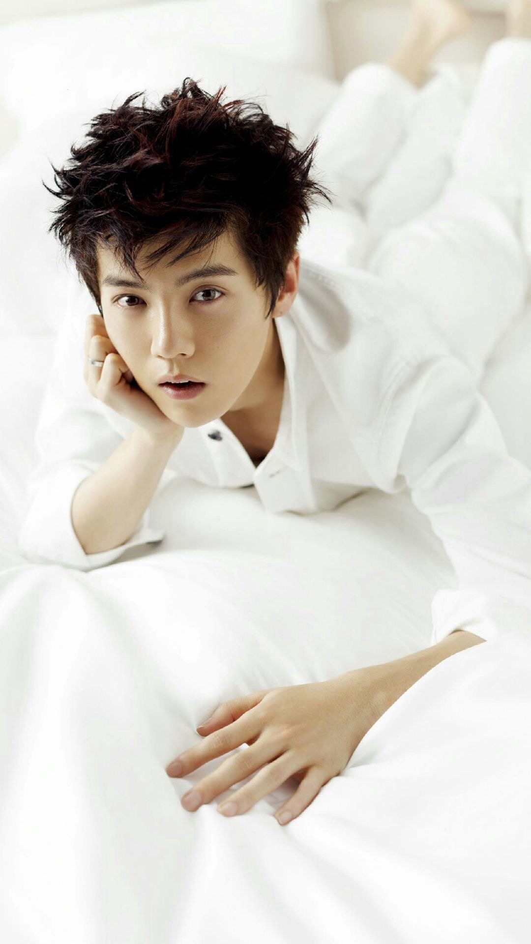 鹿晗高清手机壁纸大图,鹿晗高清壁纸2017卡通