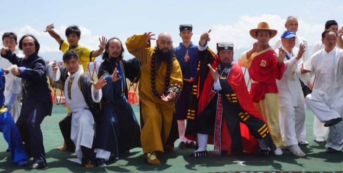 隔空给葛优拔牙：一直在红火，从未被超越！打假俱乐部：真幽默！