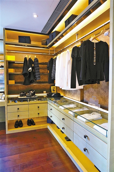 衣柜里的衣服发霉了怎么处理,衣柜发霉怎么彻底解决