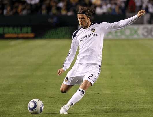 世界杯的最新越位规则,足球比赛中如何正确阐释越位规则