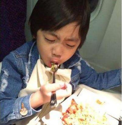 甜馨小咘咘,明星小孩咘咘