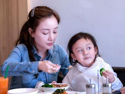 甜馨小咘咘,明星小孩咘咘