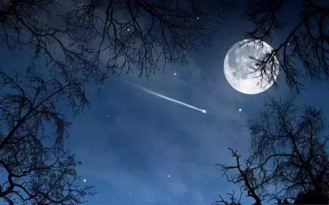 关于中秋月亮的优美诗文,中秋节夜晚的月亮真的好美