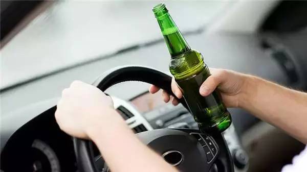 国外奇葩的交规,国外的奇葩交规