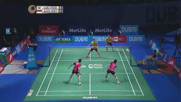 双打可以变换站位吗,双打可以错位接球吗