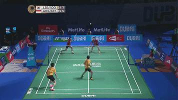 双打可以变换站位吗,双打可以错位接球吗