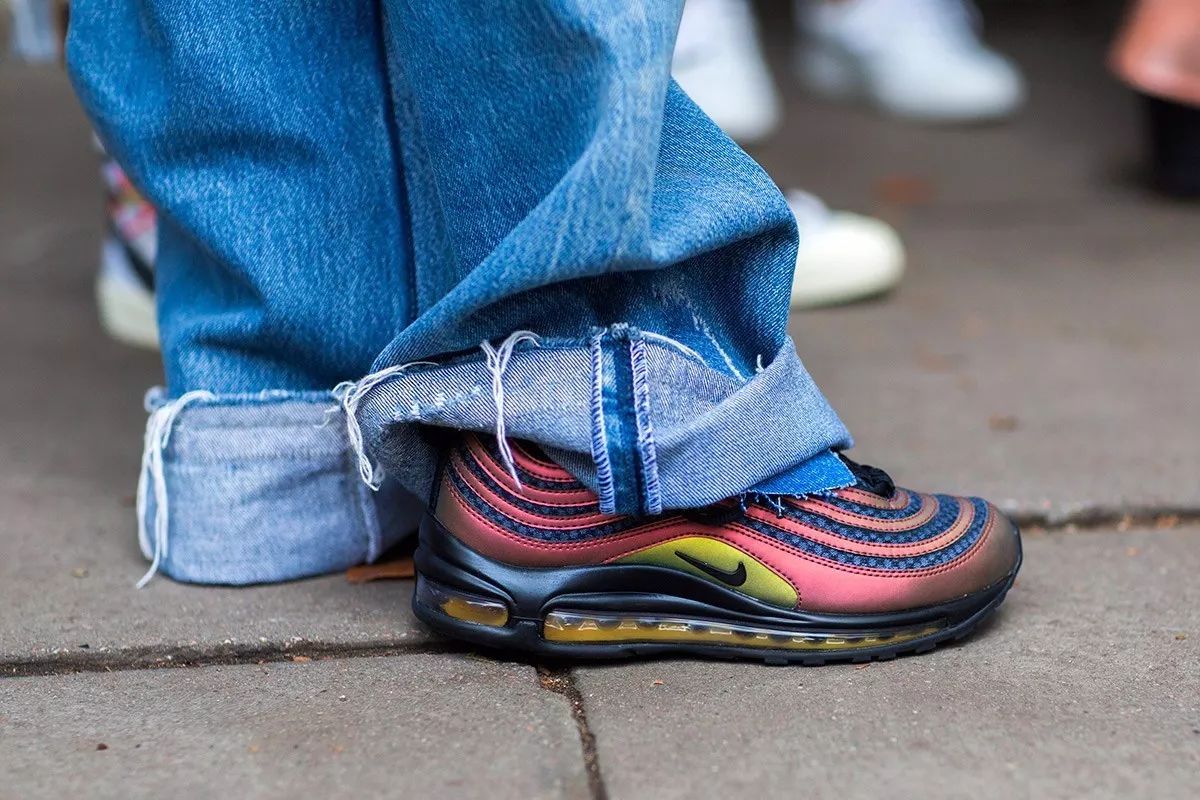 给你一份Sneaker趋势分析，让你在潮流的道路上越走越顺！