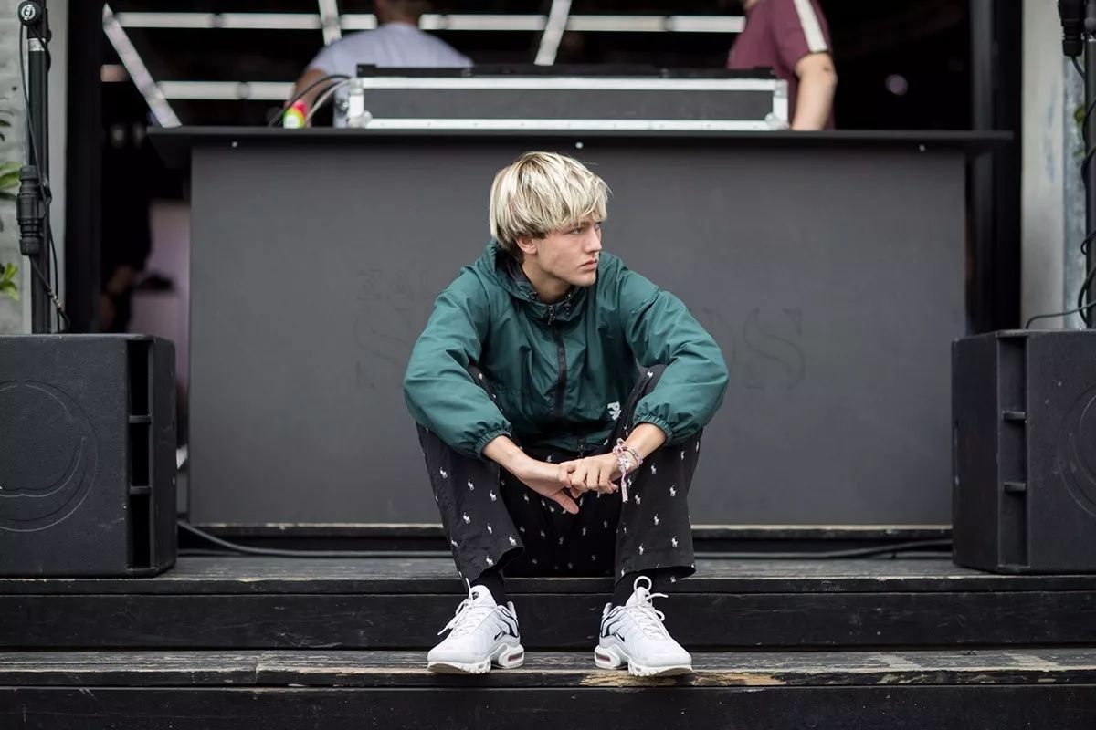 给你一份Sneaker趋势分析，让你在潮流的道路上越走越顺！