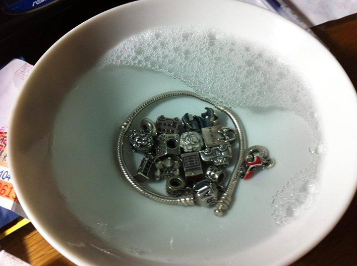 潘多拉变色网友欲哭无泪！先别哭，看潘多拉公司怎么说！