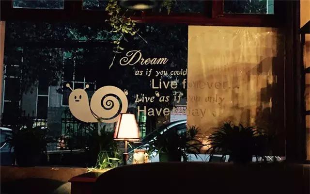 贵阳美食地图及路线,贵阳喷水池地铁站美食街