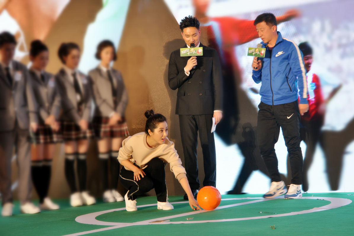 旋风十一人胡歌曾黎打电话,旋风十一人胡歌与曾黎相亲