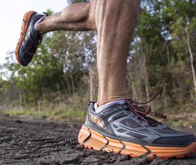 比阿迪好的跑鞋,比阿迪达斯和耐克好的鞋