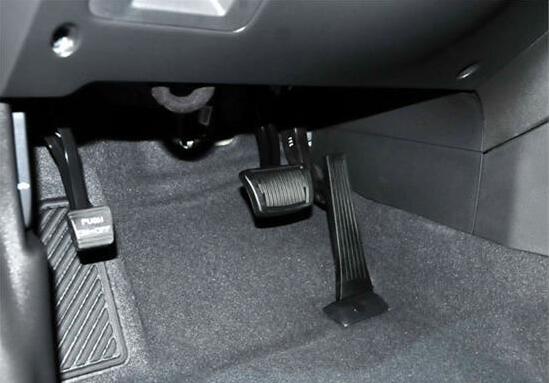 汽车制动踏板行程过大,制动踏板行程过大