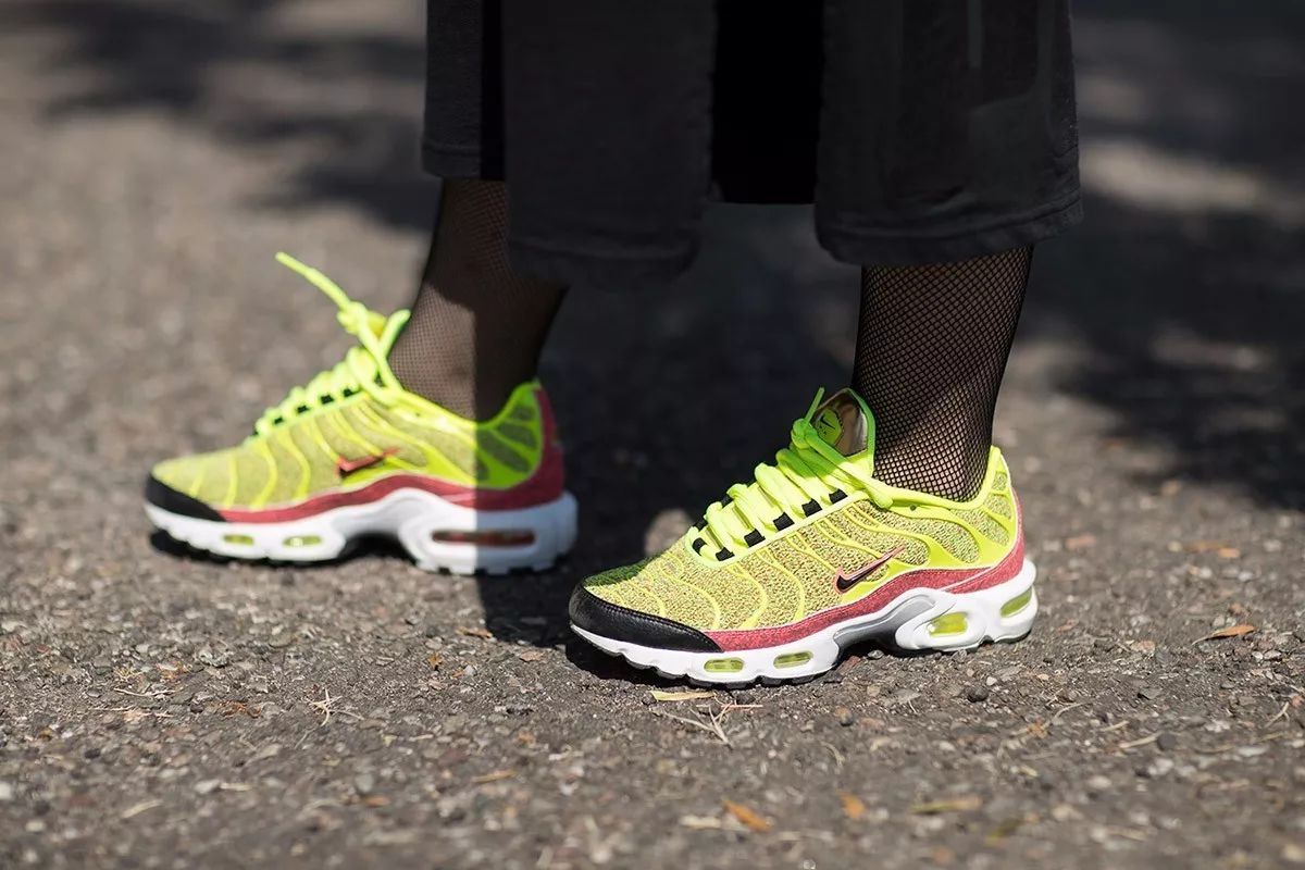 给你一份Sneaker趋势分析，让你在潮流的道路上越走越顺！