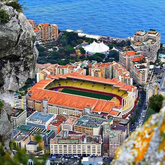 欧洲国土面积比较小的,欧洲小国专业足球场