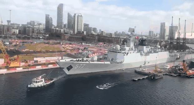 中国海军舰艇访问英国泰晤士河,中国海军震撼全世界