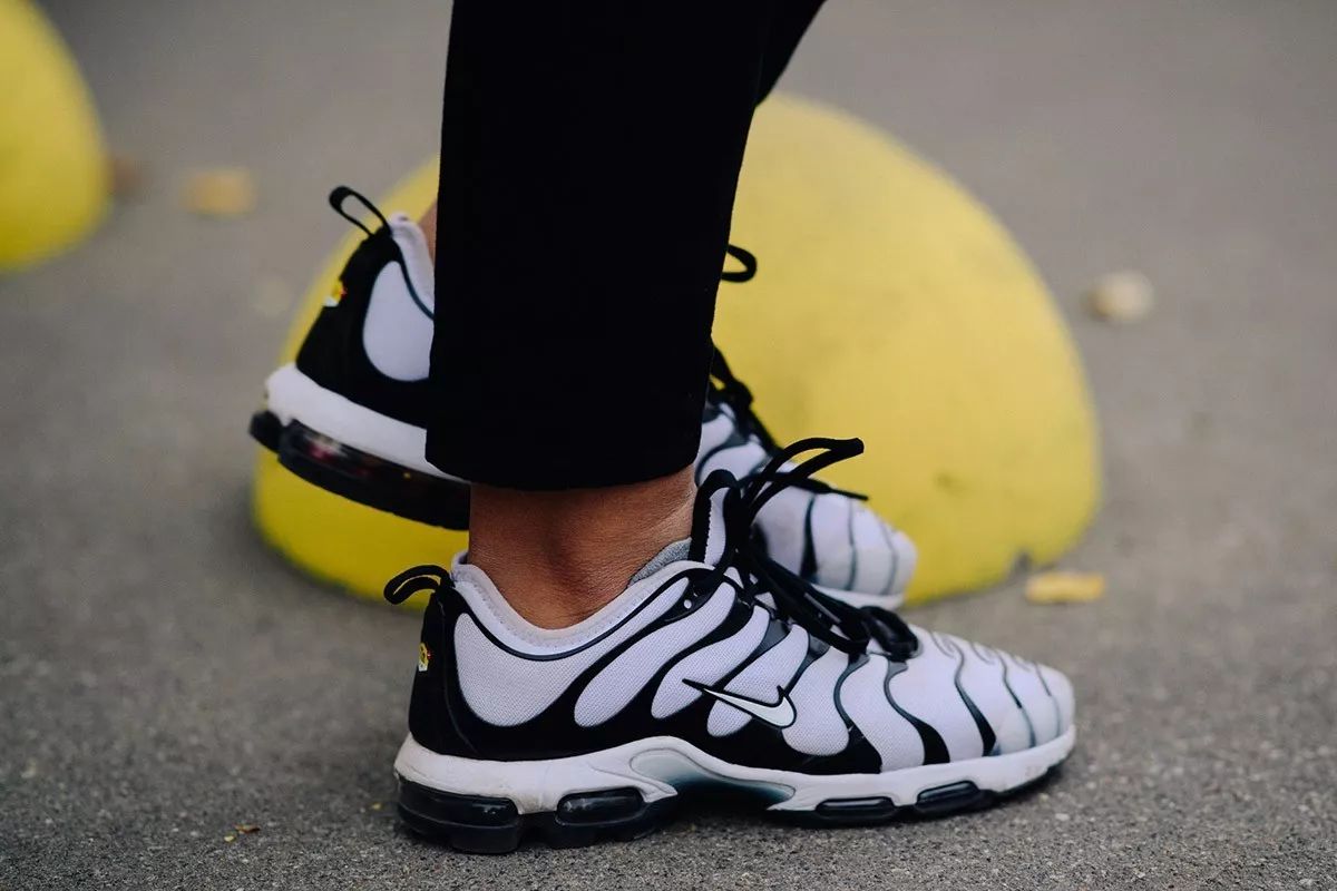 给你一份Sneaker趋势分析，让你在潮流的道路上越走越顺！